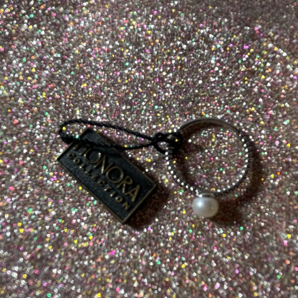 White pearl ring
